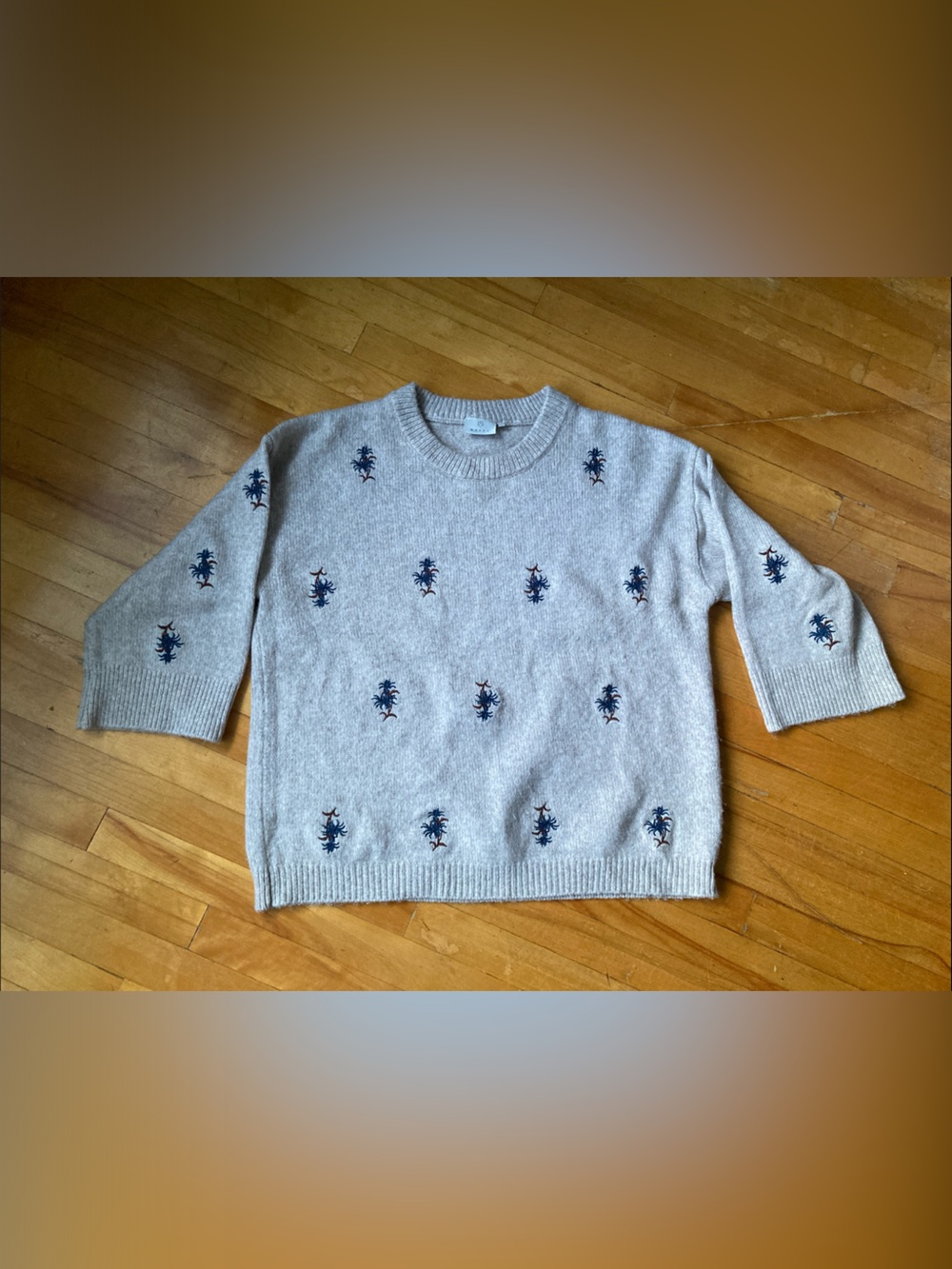 Light Beige Crewneck Sweater with‎ Navy & Brown Embroidery